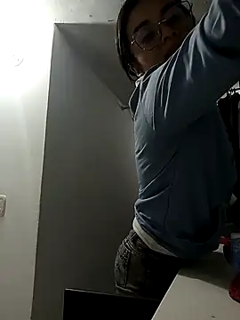 Hanna Kinsley online show from December 5, 3:37 am