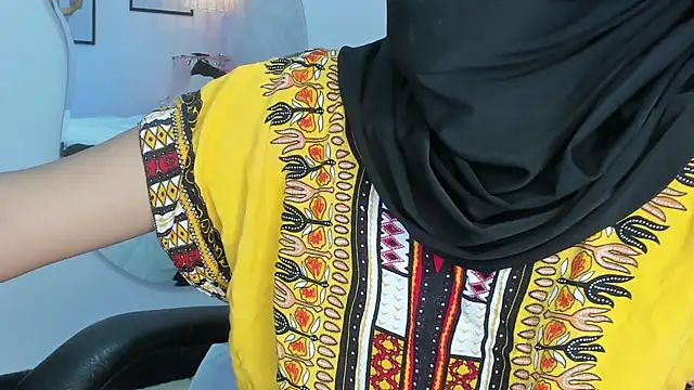 naomiii   online show from December 20, 1:40 pm