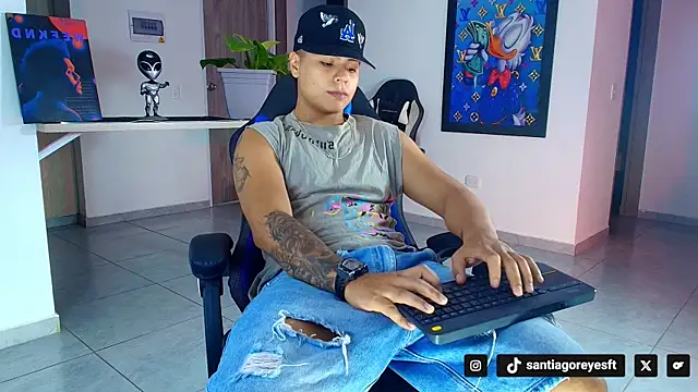 SantiagoReyesFtt online show from July 19, 1:42 am