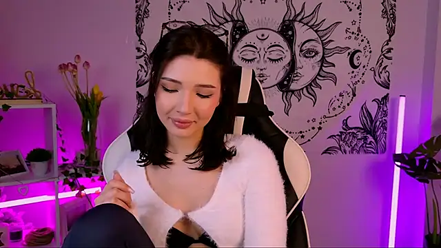 Snapshot of EmmaKeam chatting on March 11, 7:58 am EmmaKeam online show from March 11, 7:58 am