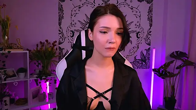 Snapshot of EmmaKeam chatting on March 16, 5:36 am EmmaKeam online show from March 16, 5:36 am