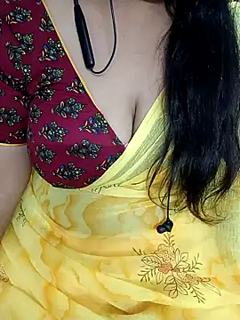 Snapshot of Yours_Radika chatting on December 28, 6:29 pm Yours Radika online show from December 28, 6:29 pm