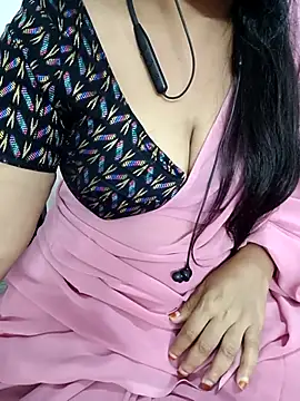 Snapshot of Yours_Radika chatting on December 29, 7:32 pm Yours Radika online show from December 29, 7:32 pm