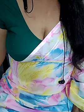 Snapshot of Yours_Radika chatting on January 1, 4:07 pm Yours Radika online show from January 1, 4:07 pm