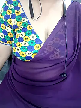 Snapshot of Yours_Radika chatting on January 2, 11:38 pm Yours Radika online show from January 2, 11:38 pm