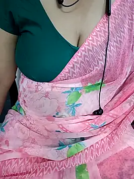 Snapshot of Yours_Radika chatting on January 21, 4:48 pm Yours Radika online show from January 21, 4:48 pm