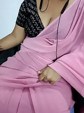 Snapshot of Yours_Radika chatting on February 3, 7:52 pm Yours Radika online show from February 3, 7:52 pm