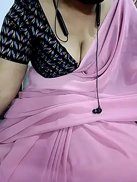 Snapshot of Yours_Radika chatting on February 7, 10:09 pm Yours Radika online show from February 7, 10:09 pm