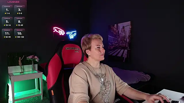 Nika Smit online show from October 3, 9:17 am