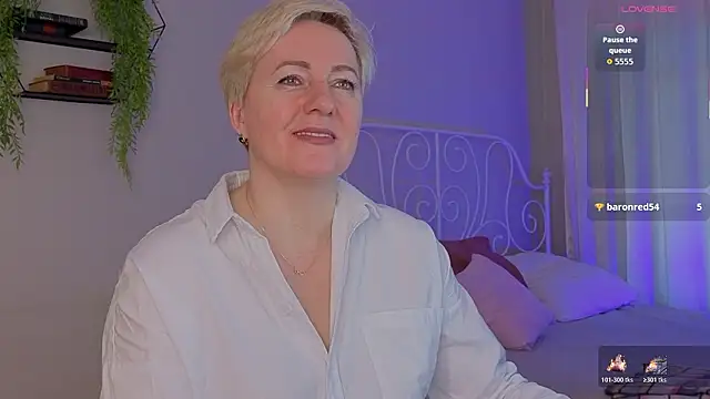 Nika Smit online show from March 7, 5:37 am