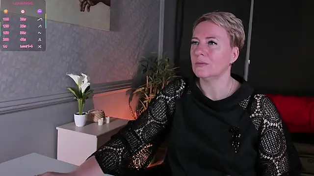 Snapshot of Nika_Smit chatting on June 20, 5:10 am Nika Smit online show from June 20, 5:10 am