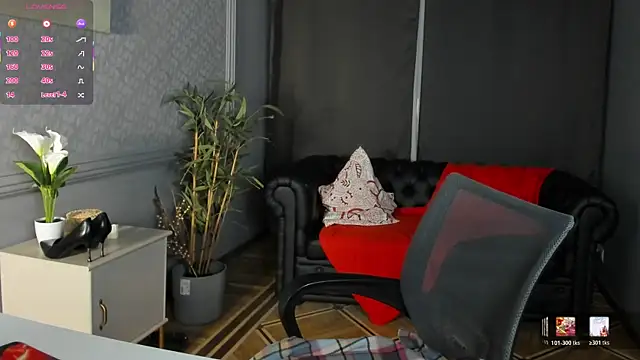 Snapshot of Nika_Smit chatting on June 21, 5:21 am Nika Smit online show from June 21, 5:21 am