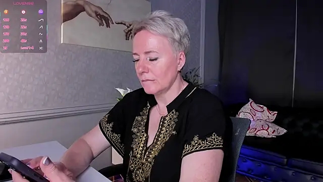Snapshot of Nika_Smit chatting on June 26, 9:03 am Nika Smit online show from June 26, 9:03 am