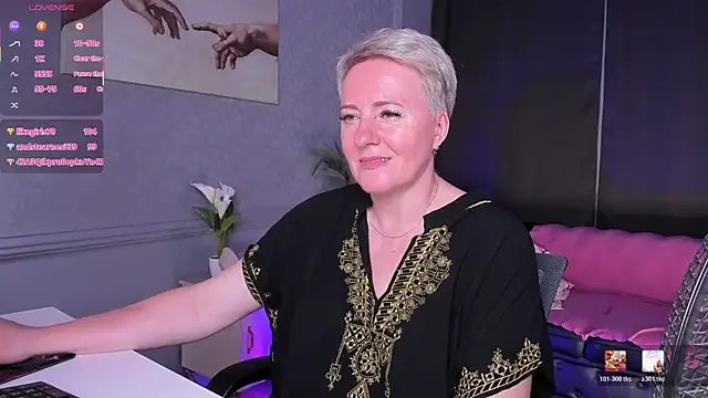 Snapshot of Nika_Smit chatting on June 27, 12:22 pm Nika Smit online show from June 27, 12:22 pm