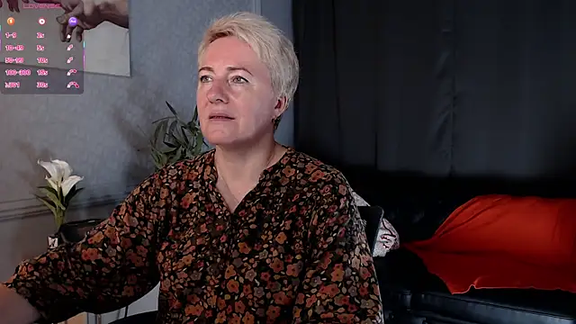 Snapshot of Nika_Smit chatting on August 1, 5:18 am Nika Smit online show from August 1, 5:18 am