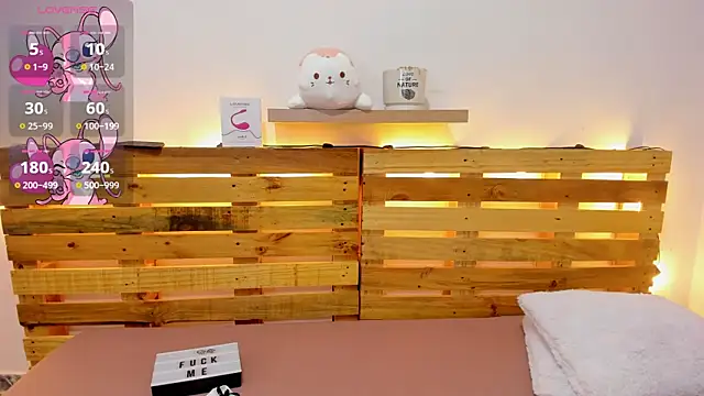 Snapshot of Alisson_Boobs_ chatting on December 31, 6:13 pm Alisson Boobs online show from December 31, 6:13 pm