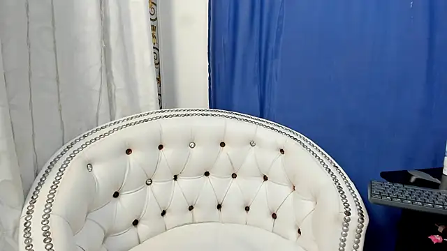 Analia18  online show from January 11, 3:31 pm