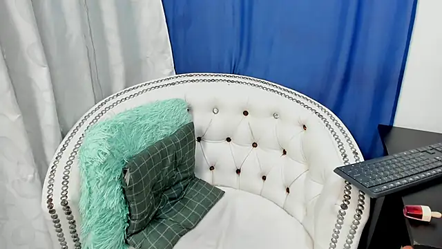 Analia18  online show from January 14, 2:53 pm