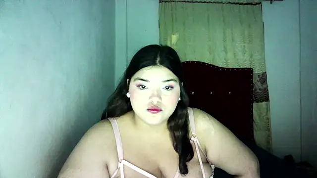 Snapshot of kira_vegaa chatting on January 23, 2:23 am kira vegaa online show from January 23, 2:23 am