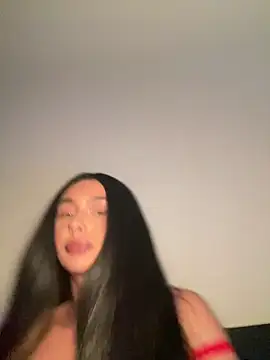 IvyKaelani online show from May 3, 1:28 pm