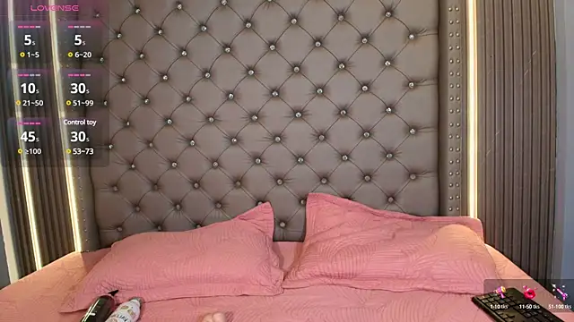 Snapshot of CAMILA_JHONS chatting on February 10, 1:11 pm CAMILA JHONS online show from February 10, 1:11 pm