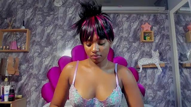 Snapshot of EMMAPARISS chatting on February 27, 12:16 pm EMMAPARISS online show from February 27, 12:16 pm