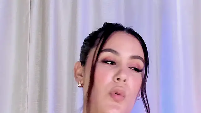 LexyRobert online show from January 26, 8:34 pm