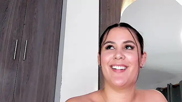 LexyRobert online show from February 3, 11:36 pm