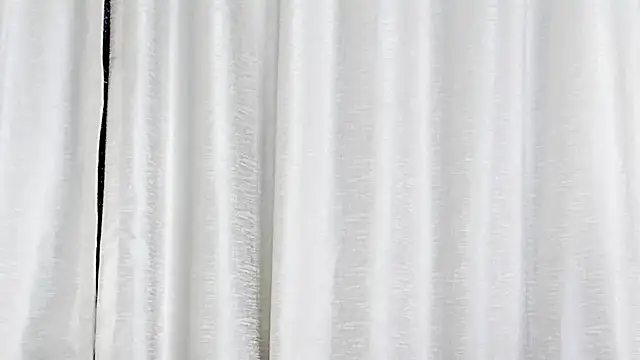 LexyRobert online show from February 4, 8:17 pm