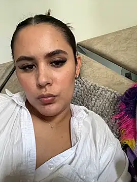 LexyRobert online show from February 18, 6:15 pm