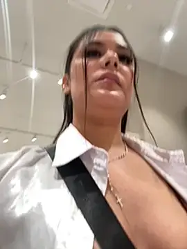 LexyRobert online show from February 26, 7:05 pm