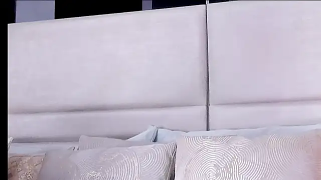 LexyRobert online show from March 18, 3:53 pm