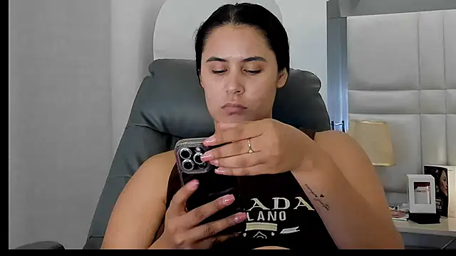 LexyRobert online show from November 8, 12:00 am