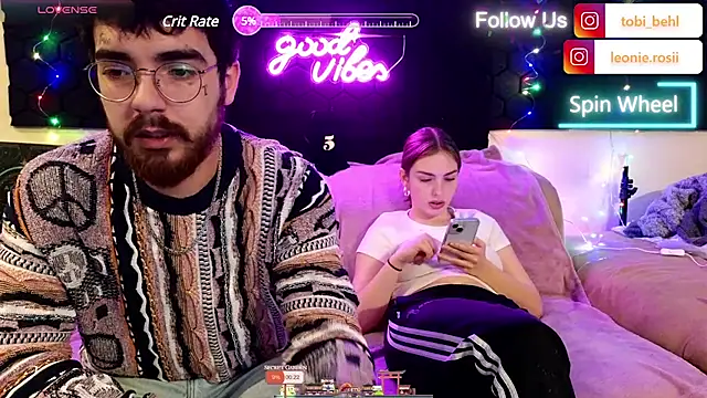 MrAndMrsSavage online show from December 5, 8:33 pm