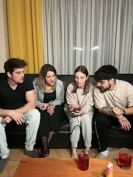 MrAndMrsSavage online show from March 11, 7:03 pm