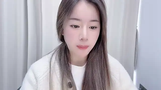 Snapshot of chloe-01 chatting on December 19, 5:07 am chloe-01 online show from December 19, 5:07 am