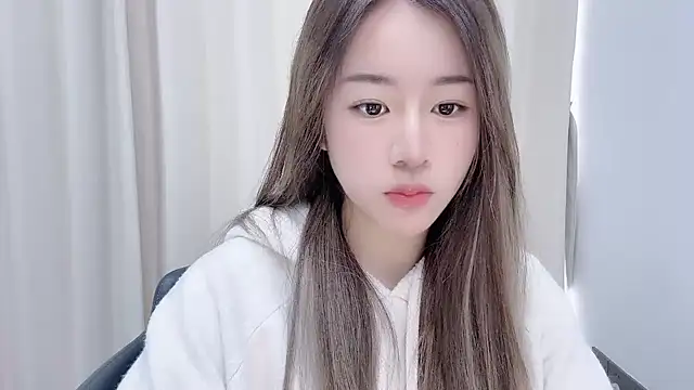 Snapshot of chloe-01 chatting on December 29, 4:48 am chloe-01 online show from December 29, 4:48 am