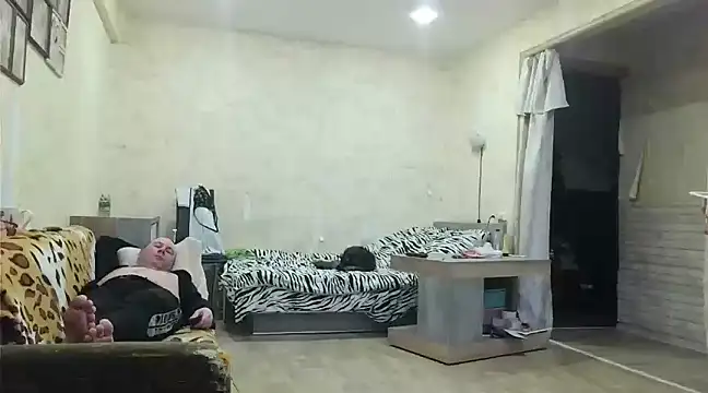 Snapshot of AgnichBan chatting on March 1, 1:32 am AgnichBan online show from March 1, 1:32 am