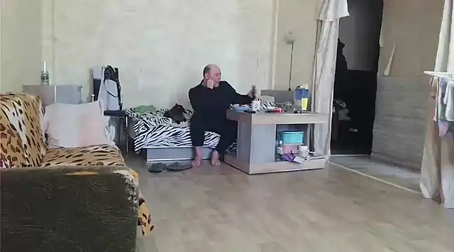 Snapshot of AgnichBan chatting on March 3, 6:15 am AgnichBan online show from March 3, 6:15 am