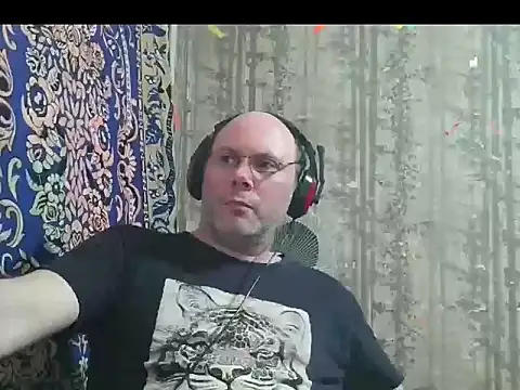 Snapshot of AgnichBan chatting on December 5, 8:12 am AgnichBan online show from December 5, 8:12 am