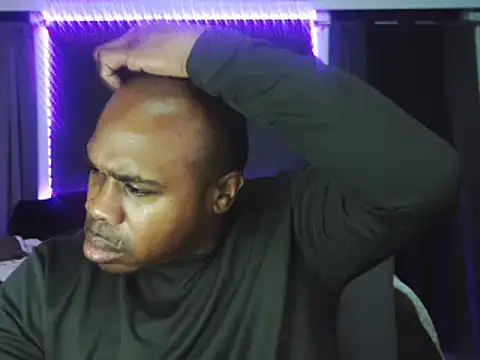 Snapshot of Dcrush17 chatting on December 19, 10:56 am Dcrush17 online show from December 19, 10:56 am