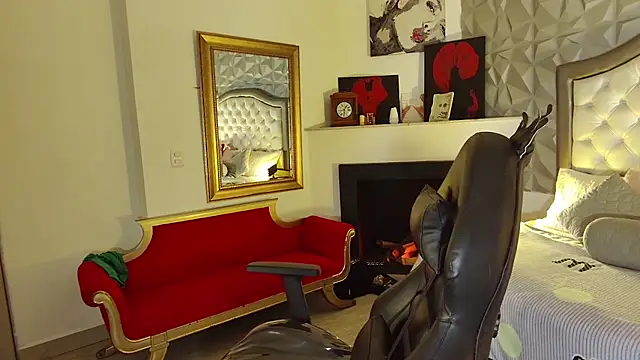 NattashaHotson online show from December 7, 3:47 am