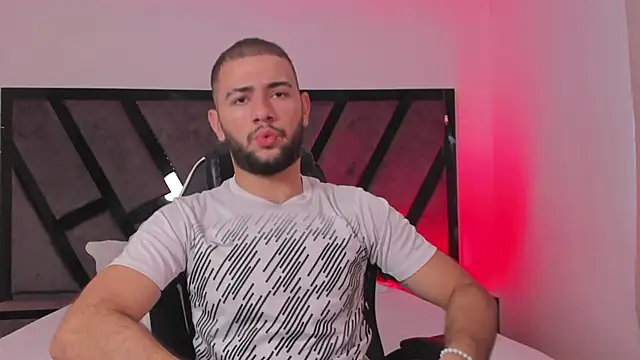 MaximusDick1  online show from February 6, 12:30 pm