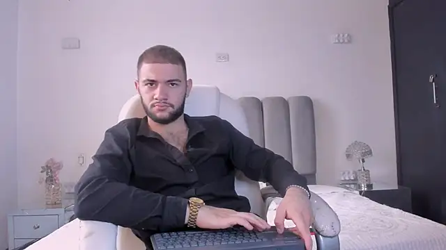 MaximusDick1  online show from February 21, 1:23 pm