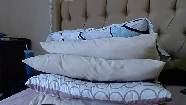 QUEENSHEBAxx01 online show from July 18, 5:55 am