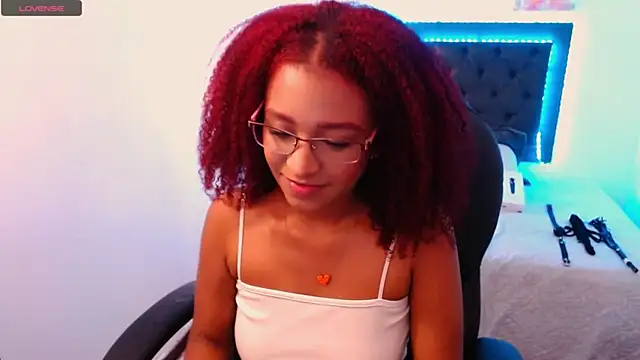 Snapshot of Lorena_Vieira_ chatting on January 13, 4:51 pm Lorena Vieira online show from January 13, 4:51 pm