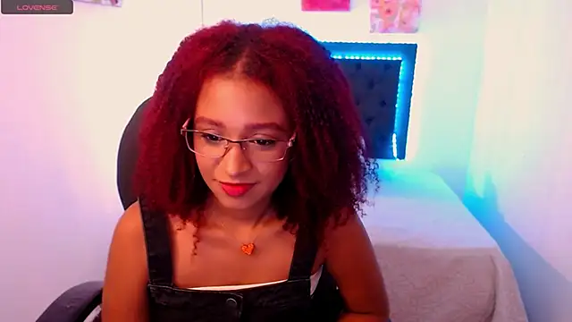 Snapshot of Lorena_Vieira_ chatting on January 18, 6:53 pm Lorena Vieira online show from January 18, 6:53 pm