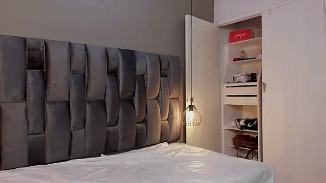 Snapshot of Lorena_Vieira_ chatting on February 8, 2:47 am Lorena Vieira online show from February 8, 2:47 am