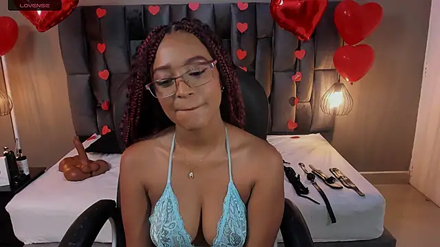 Snapshot of Lorena_Vieira_ chatting on February 12, 8:07 pm Lorena Vieira online show from February 12, 8:07 pm