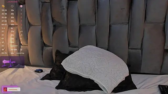 Snapshot of Lorena_Vieira_ chatting on March 1, 11:47 pm Lorena Vieira online show from March 1, 11:47 pm